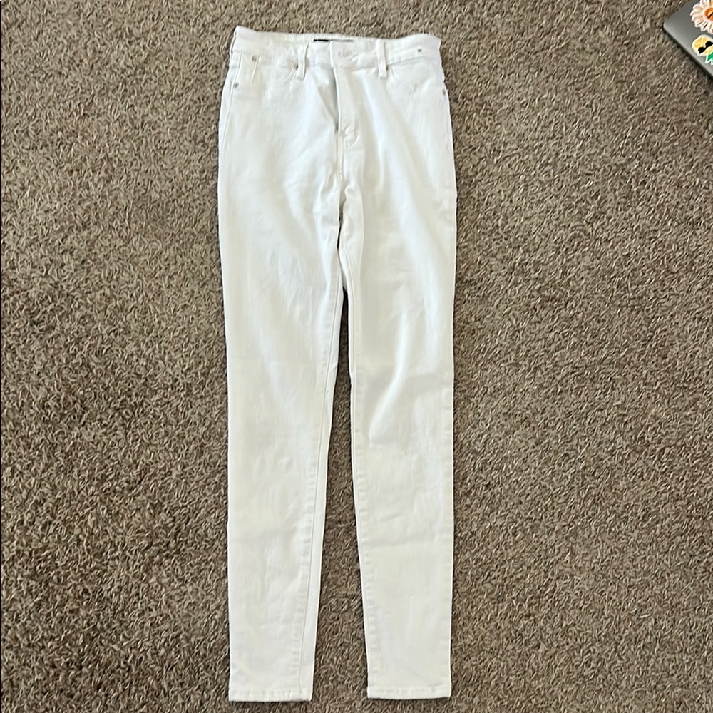 Abercrombie & Fitch White Skinny Jeans